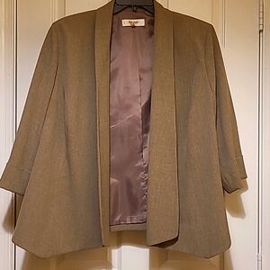 Elegant Jones Studio 20W Tan Blazer